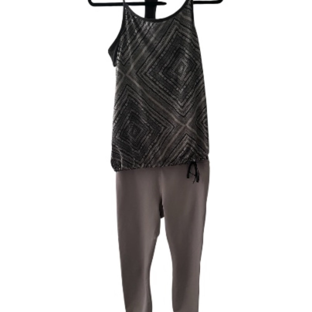 Fabletic Yoga Outfit, size Medium